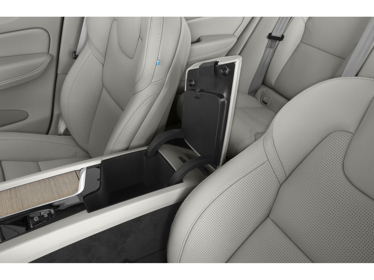 2023 Volvo XC60 Recharge Plug-In Hybrid Plus Bright Theme