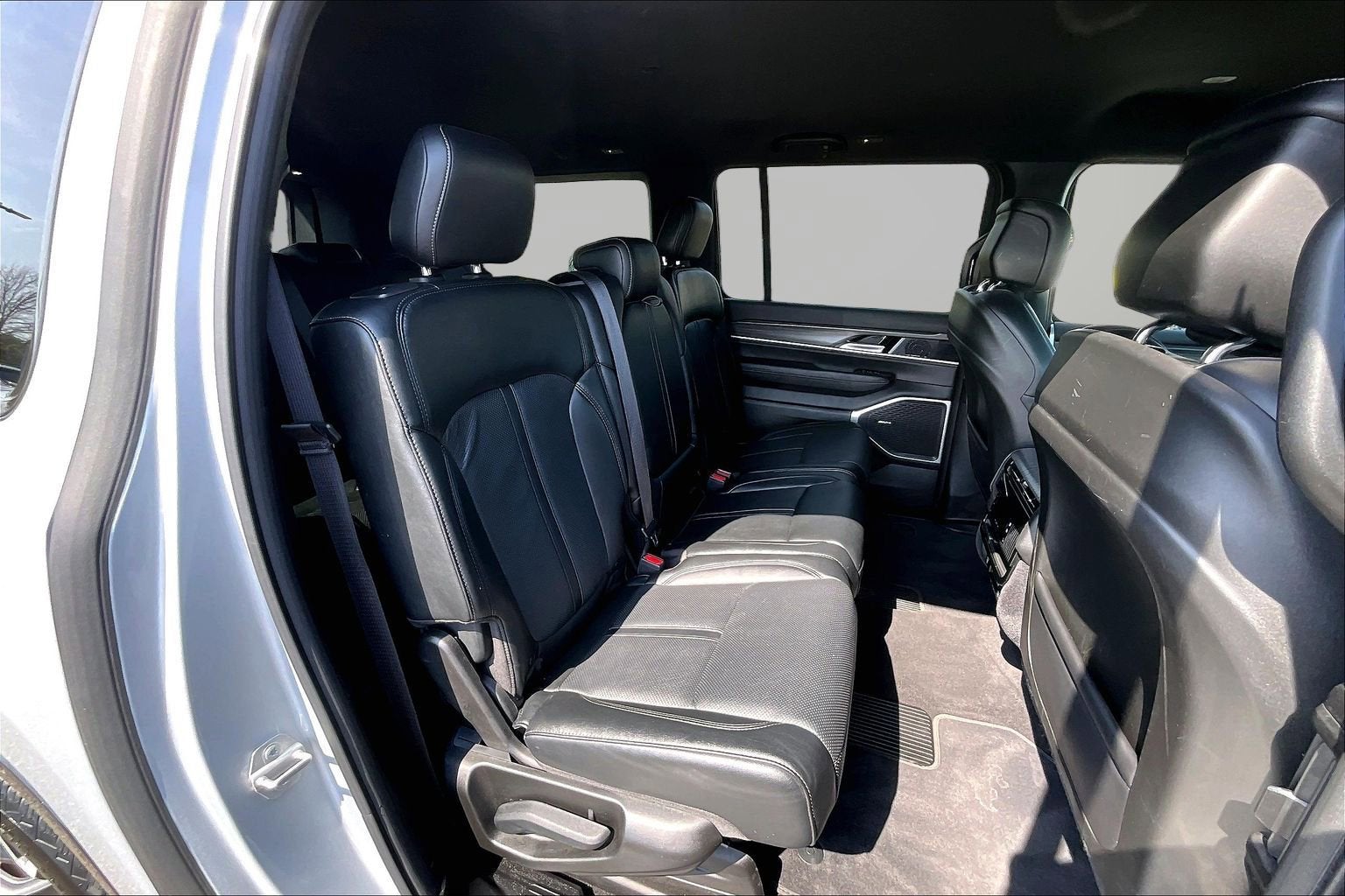 2024 Jeep Wagoneer L Series III