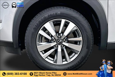 2025 Nissan Pathfinder SL