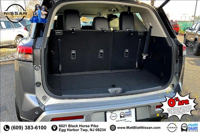 2025 Nissan Pathfinder SL