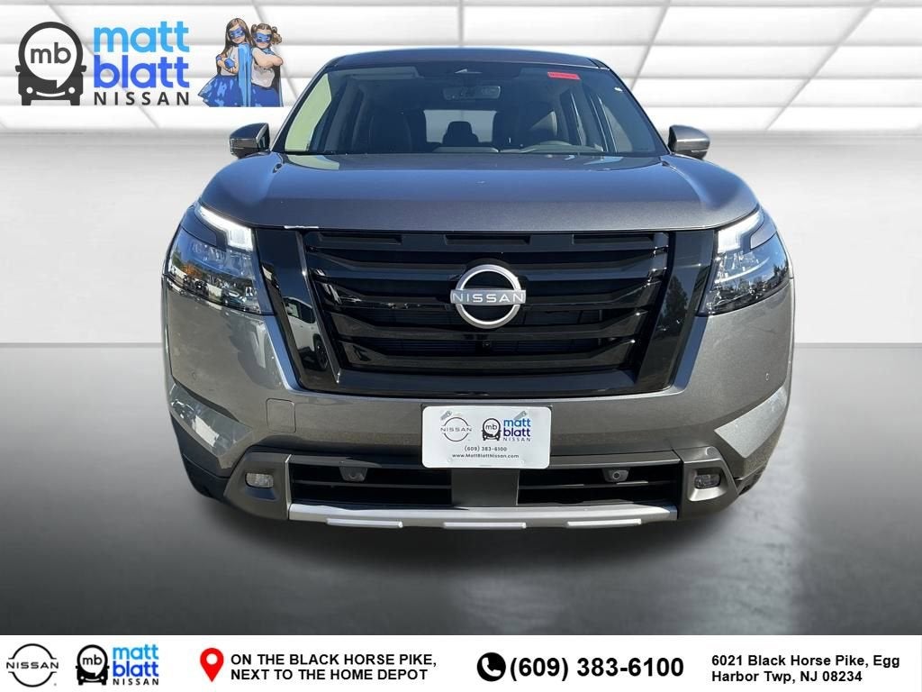 2025 Nissan Pathfinder SL