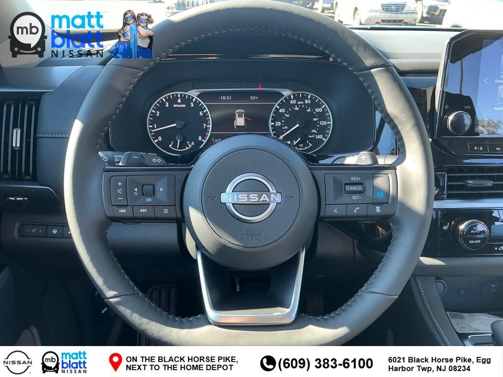 2025 Nissan Pathfinder SL