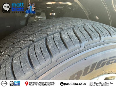 2025 Nissan Pathfinder SL