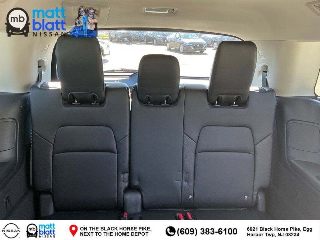 2025 Nissan Pathfinder SL