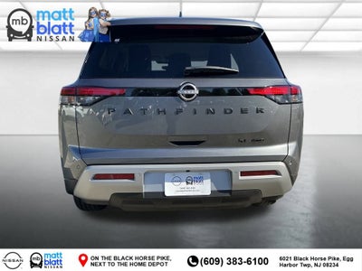 2025 Nissan Pathfinder SL