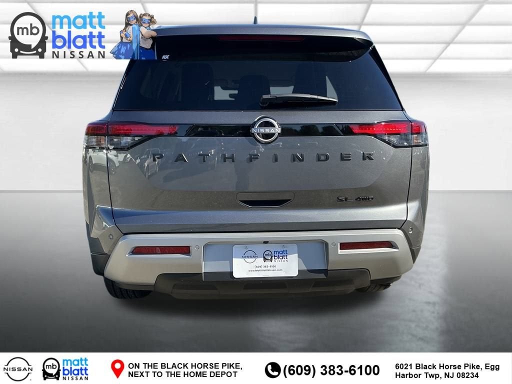 2025 Nissan Pathfinder SL