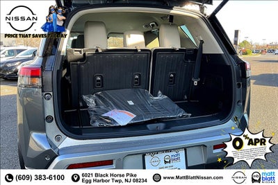 2025 Nissan Pathfinder SL