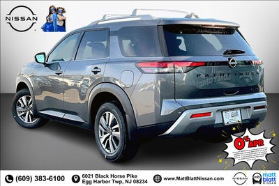 2025 Nissan Pathfinder SL