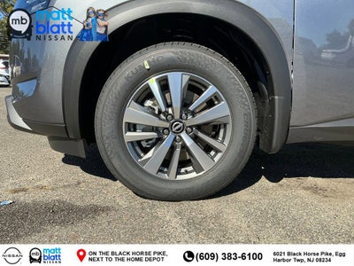 2025 Nissan Pathfinder SL