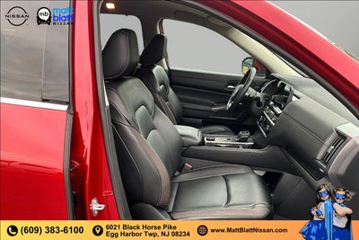 2024 Nissan Pathfinder SL