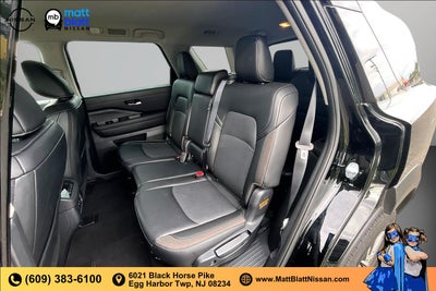 2026 Nissan Pathfinder SL