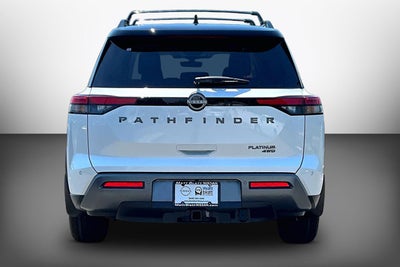 2026 Nissan Pathfinder Platinum
