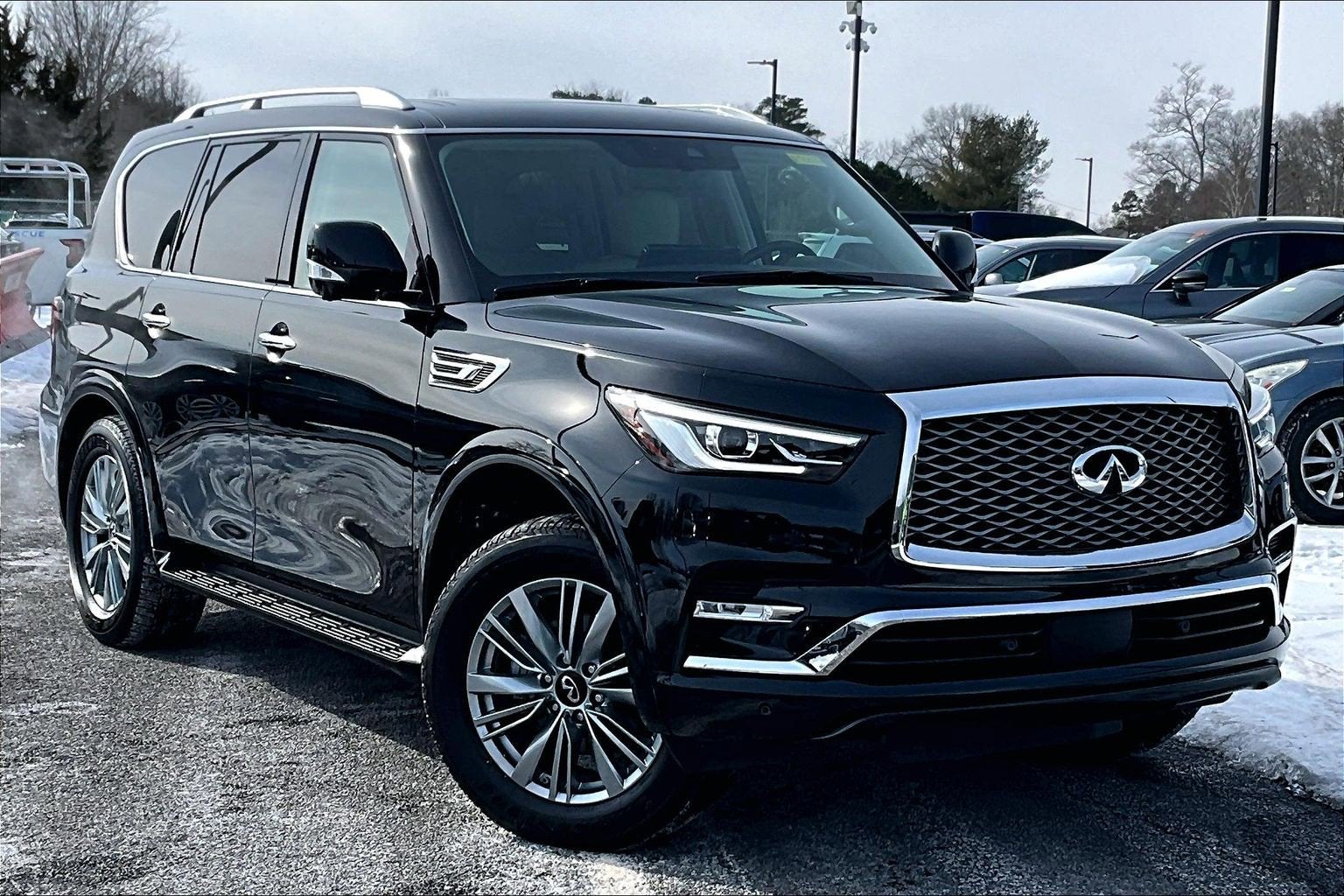 2024 INFINITI QX80 LUXE