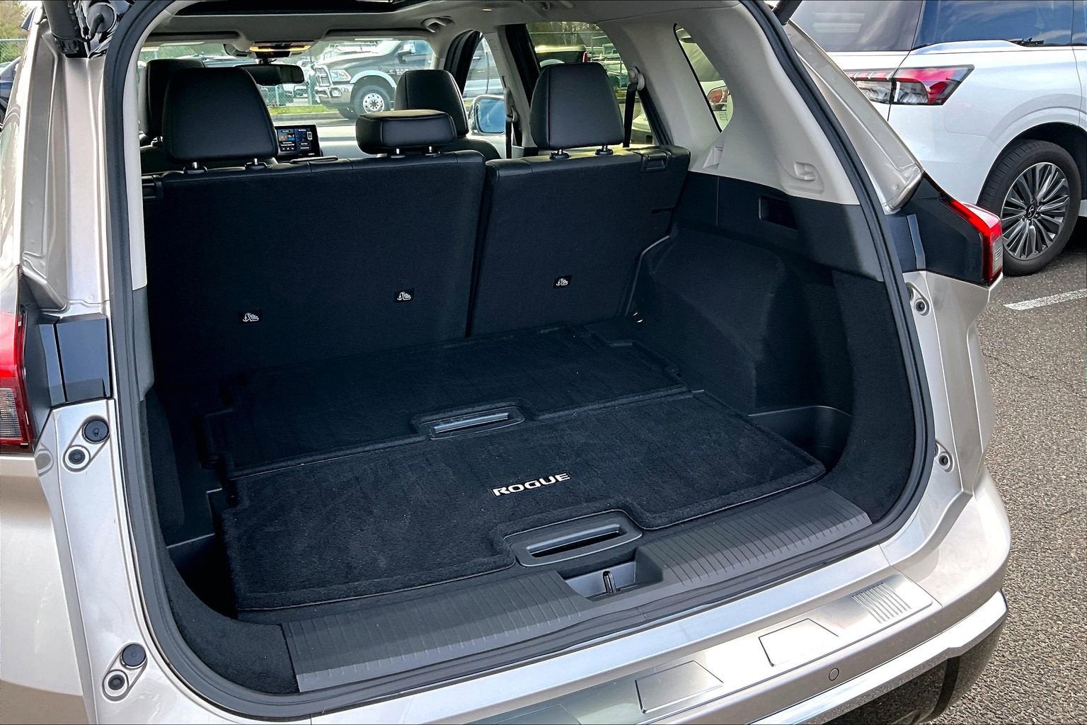 2025 Nissan Rogue Platinum