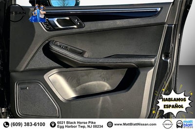 2023 Porsche Macan Base