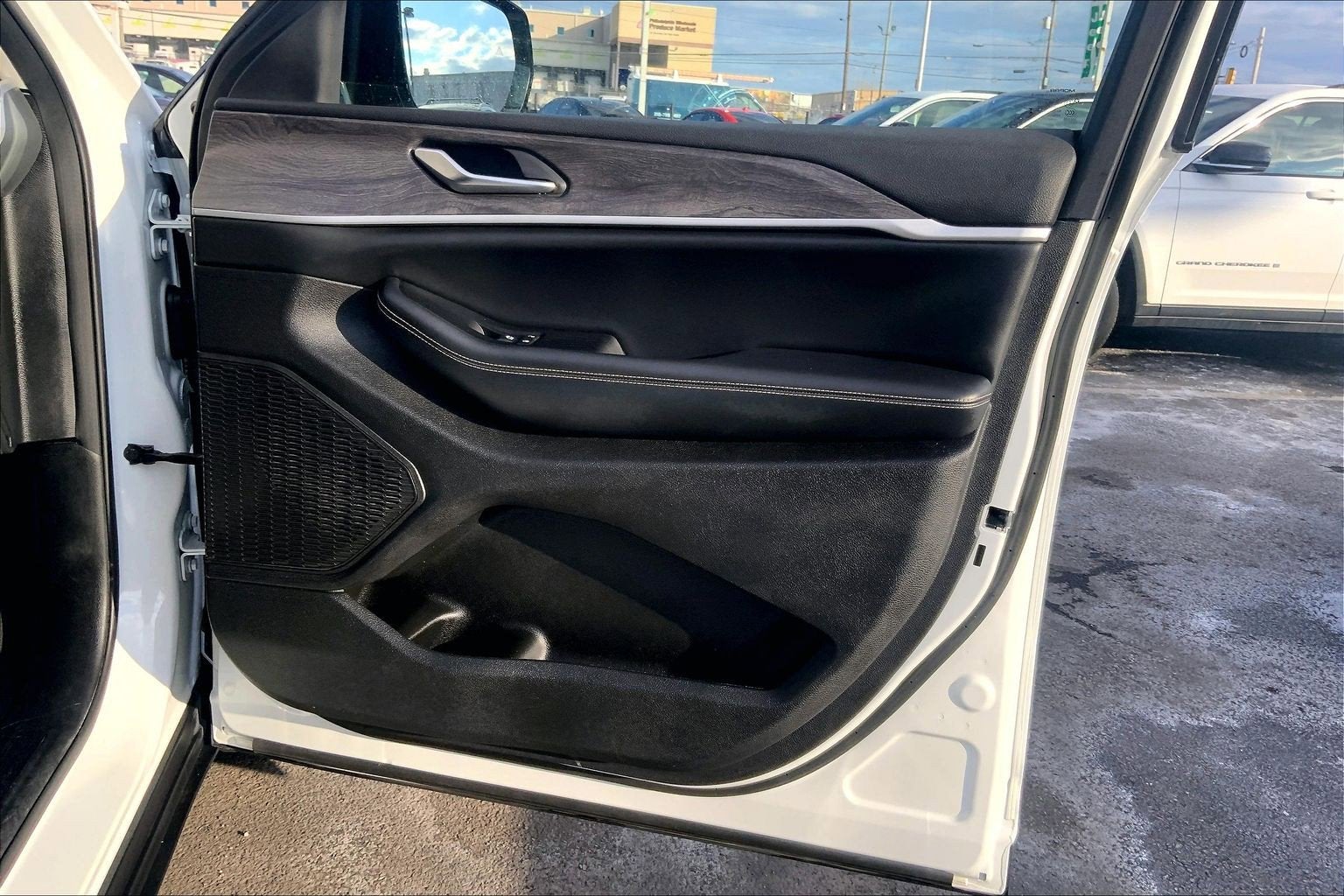 2023 Jeep Grand Cherokee Limited 4x2