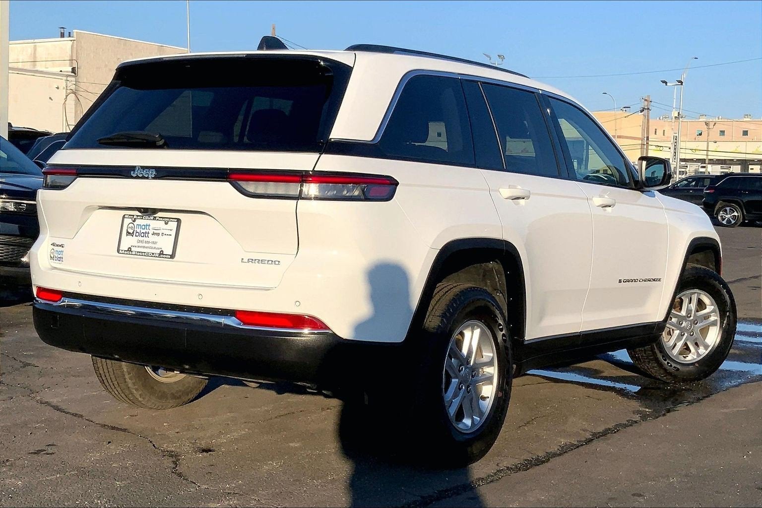 2023 Jeep Grand Cherokee Laredo 4x4