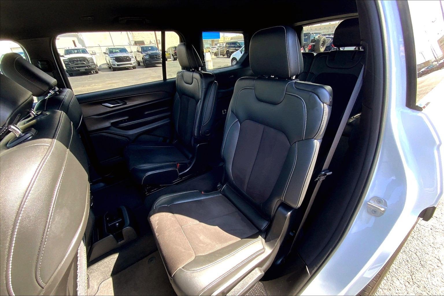 2023 Jeep Grand Cherokee L Altitude 4x4