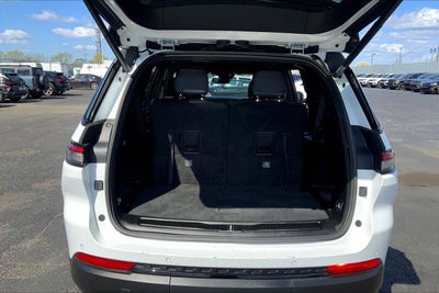 2023 Jeep Grand Cherokee L Altitude 4x4