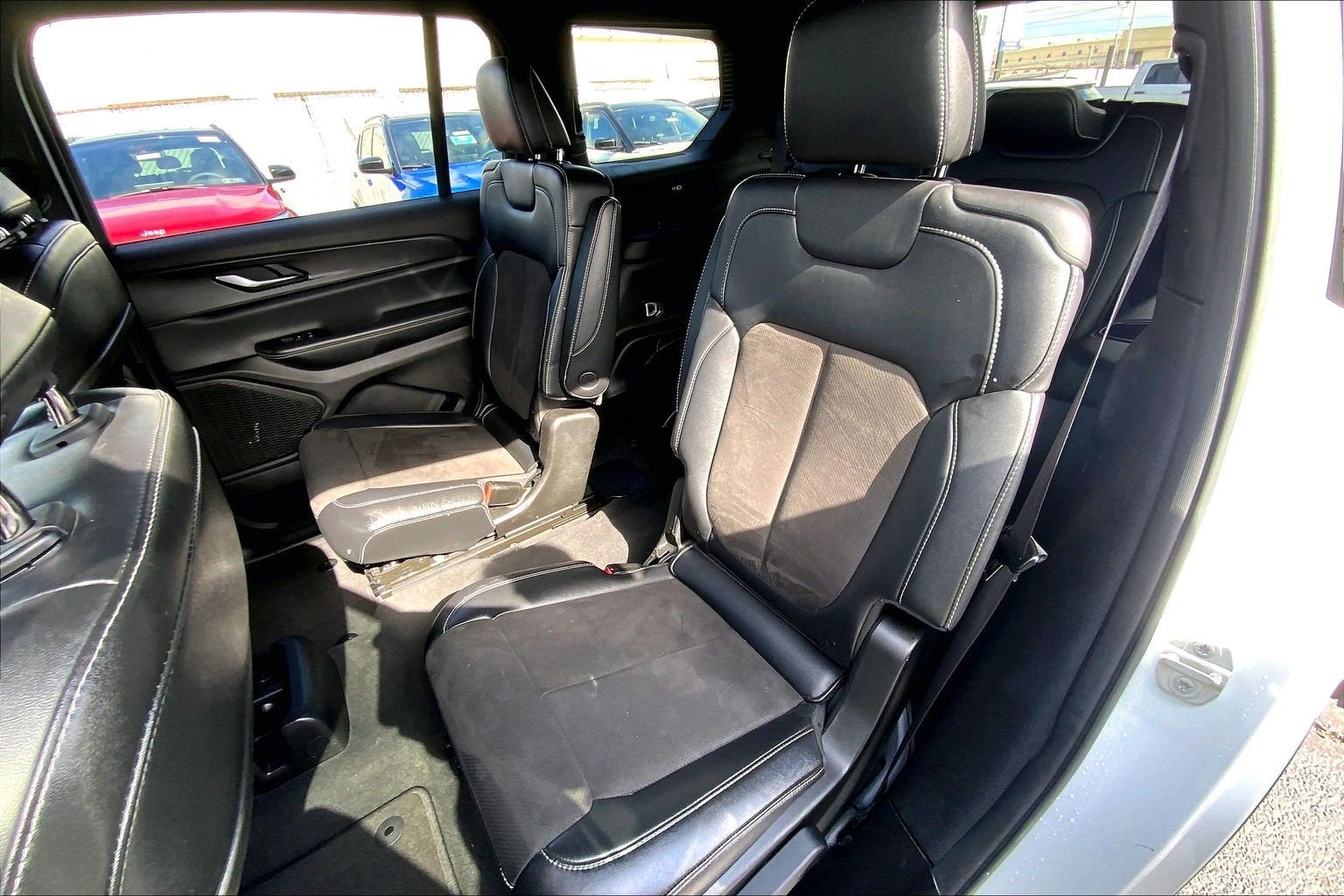 2023 Jeep Grand Cherokee L Altitude 4x4