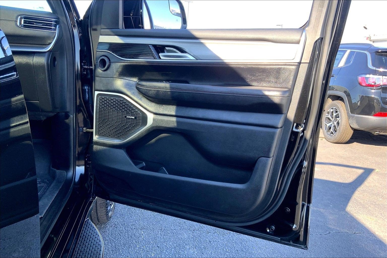 2023 Jeep Wagoneer Series II Carbide