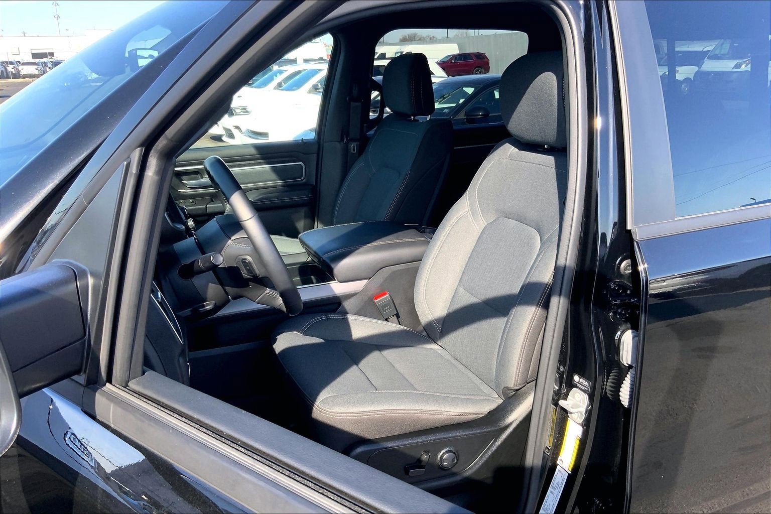 2022 RAM 1500 Big Horn Crew Cab 4x4 5'7' Box