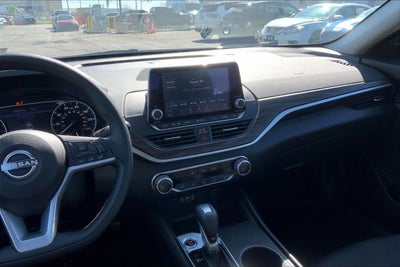 2025 Nissan Altima SV FWD