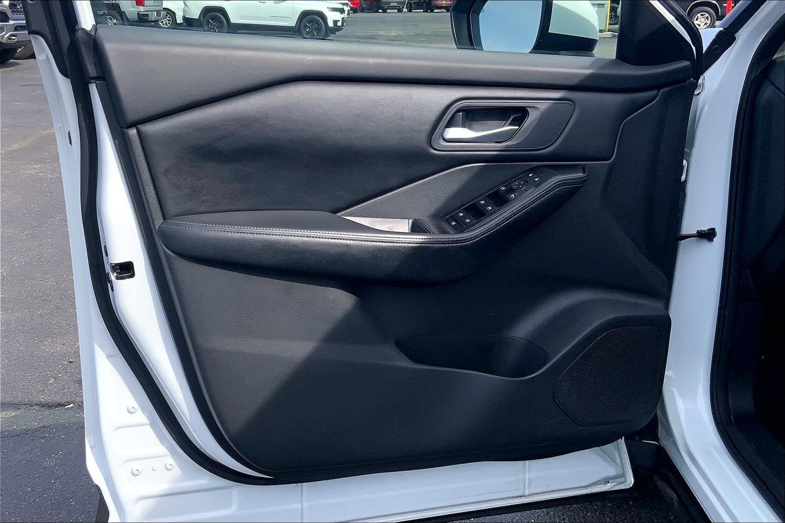 2024 Nissan Rogue SV FWD