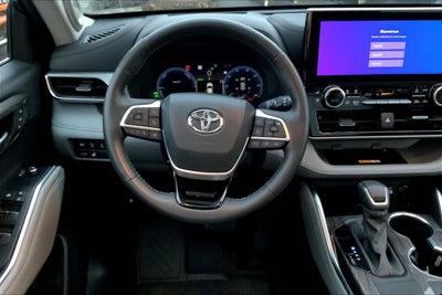 2024 Toyota Highlander Platinum