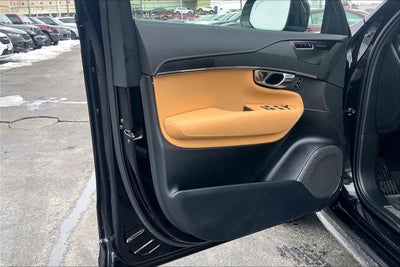 2022 Volvo XC90 T6 Inscription 7 Passenger