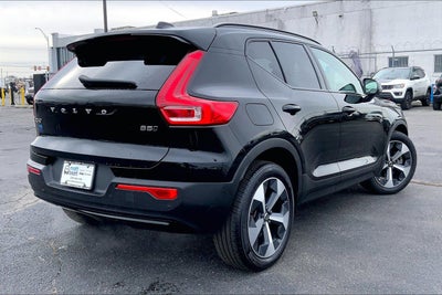 2023 Volvo XC40 B5 Plus Dark Theme