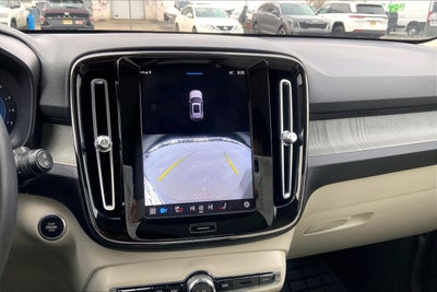 2023 Volvo XC40 B5 Plus Dark Theme