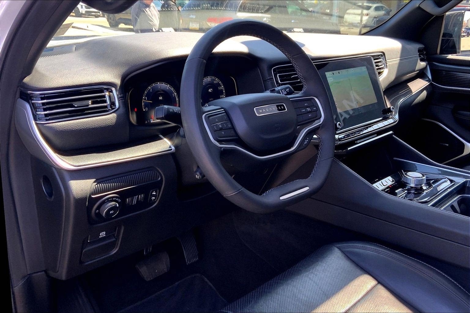 2023 Jeep Wagoneer Base