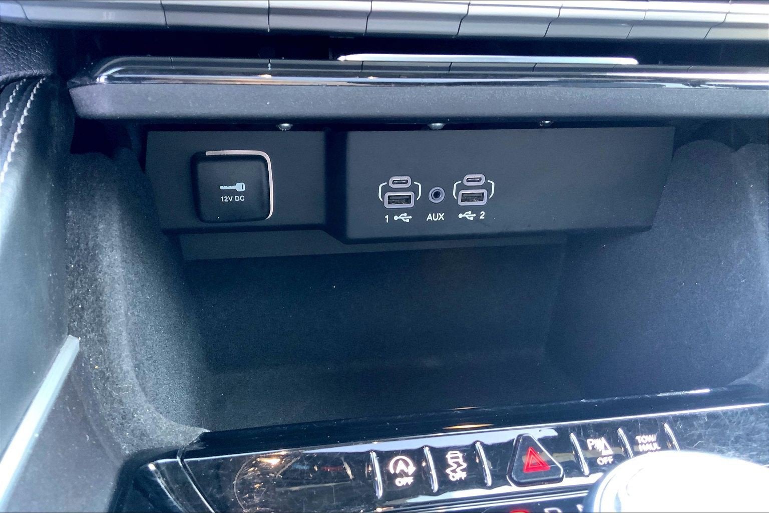 2023 Jeep Wagoneer Base