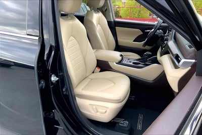 2021 Toyota Highlander Hybrid XLE