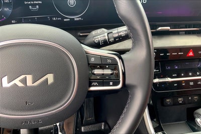 2023 Kia Carnival SX