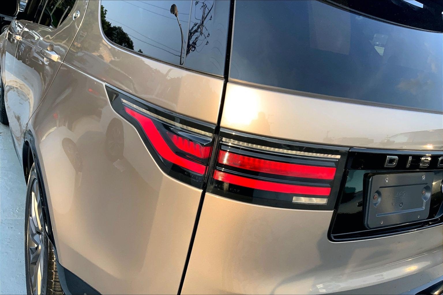 2023 Land Rover Discovery S R-Dynamic