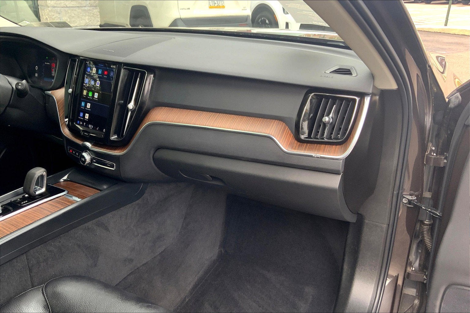 2022 Volvo XC60 Momentum