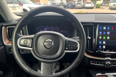 2022 Volvo XC60 Momentum
