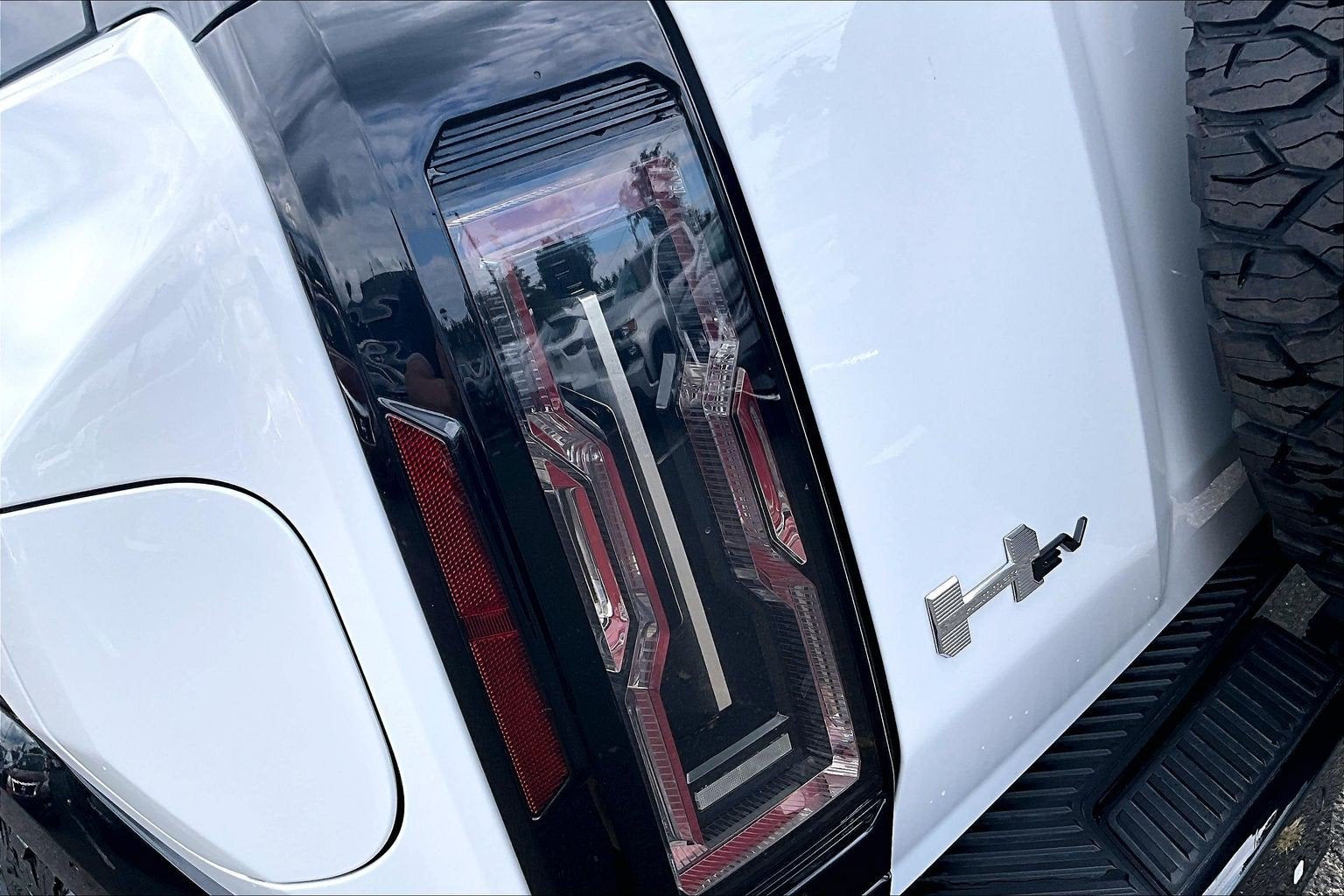 2024 GMC HUMMER EV SUV 3X