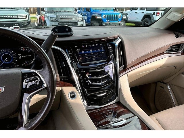 2016 Cadillac Escalade Luxury Collection