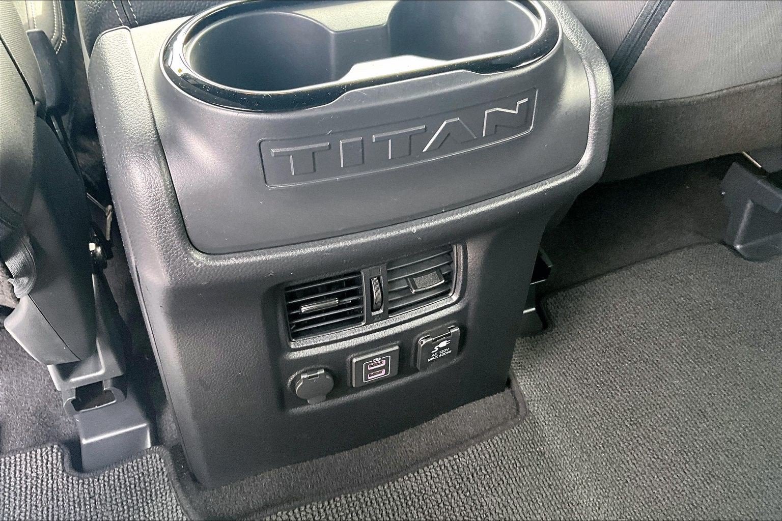 2024 Nissan Titan SV