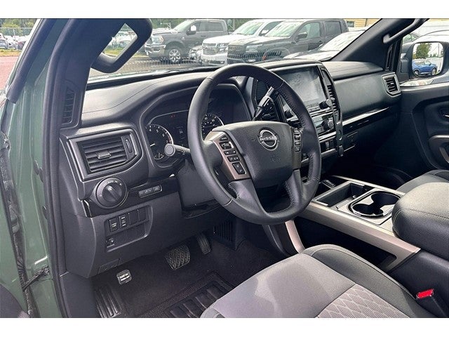 2024 Nissan Titan SV