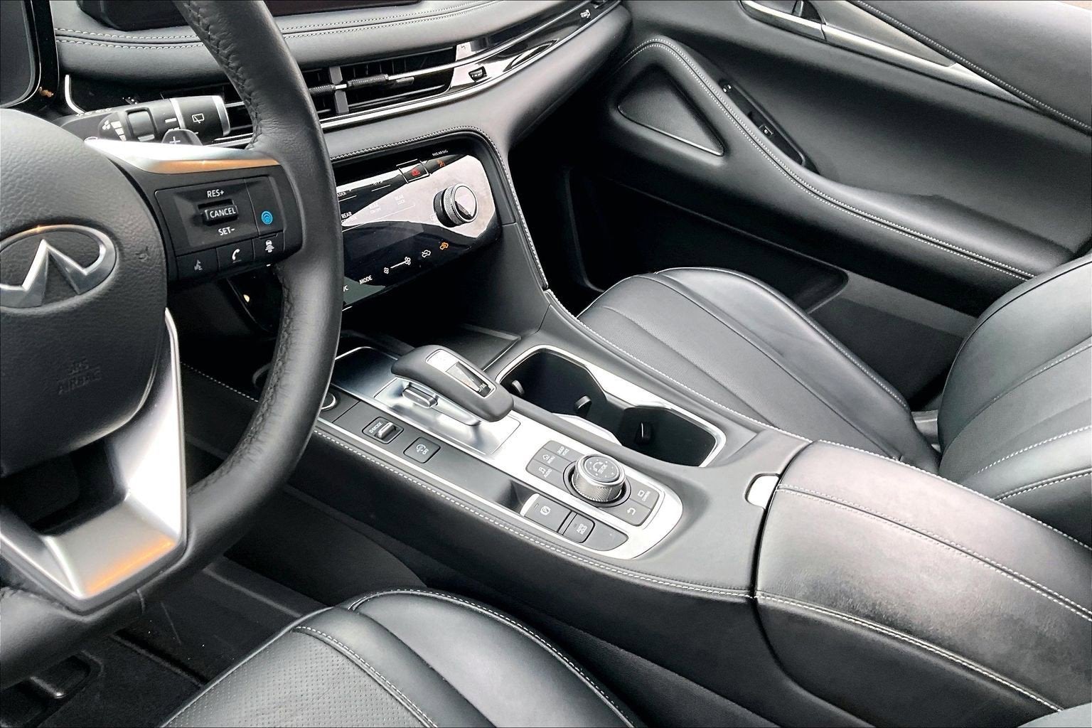 2023 INFINITI QX60 LUXE AWD