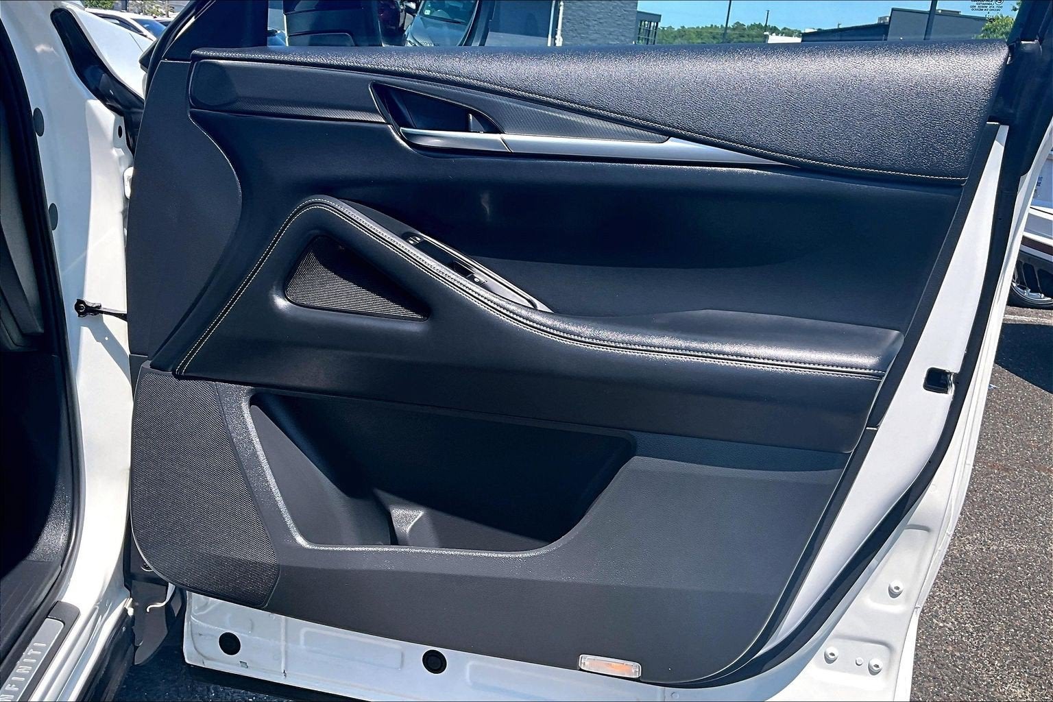 2023 INFINITI QX60 LUXE AWD