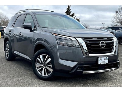 2024 Nissan Pathfinder SL