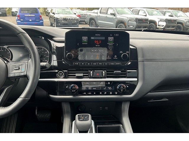 2024 Nissan Pathfinder SL