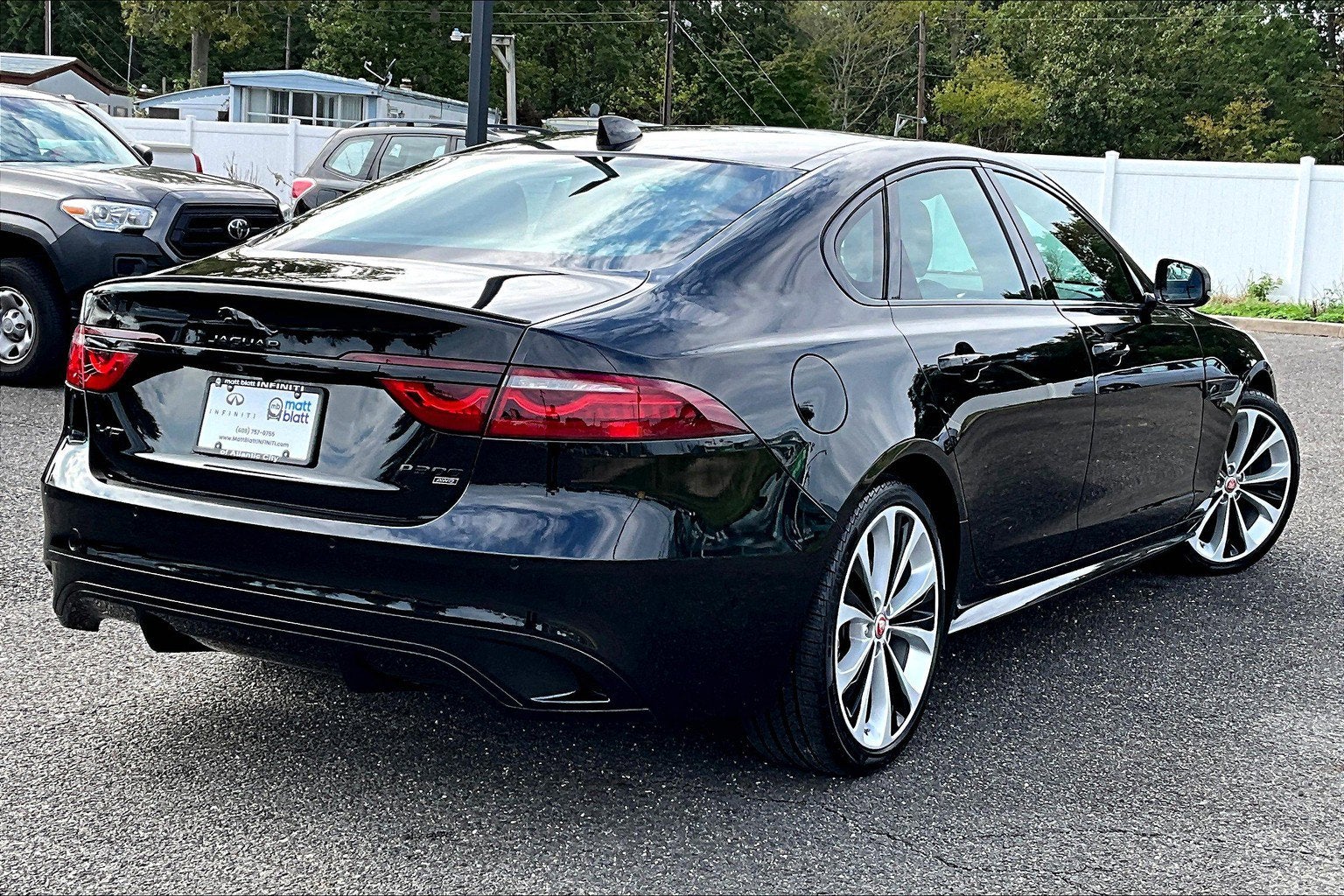 2022 Jaguar XF R-Dynamic SE