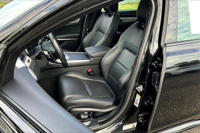 2022 Jaguar XF R-Dynamic SE