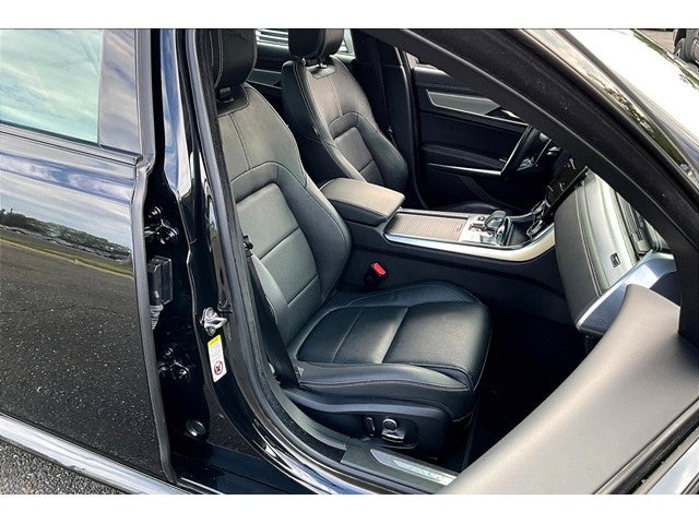 2022 Jaguar XF R-Dynamic SE